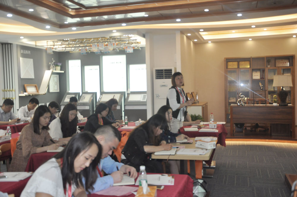 歐斯寶商學(xué)院，發(fā)揮精品班優(yōu)勢(shì)，高效提升培訓(xùn)效果