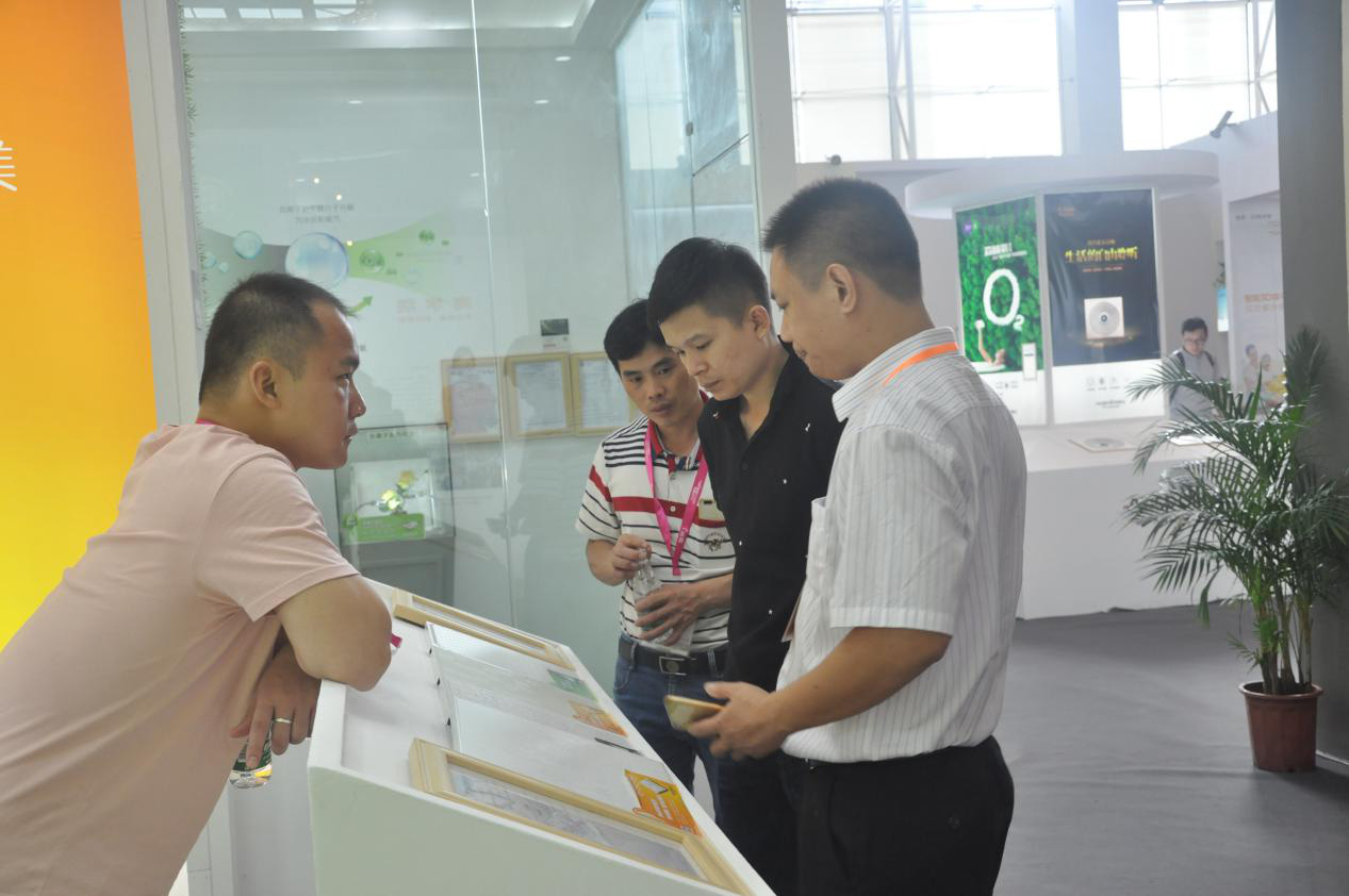 歐斯寶專業(yè)人員展示